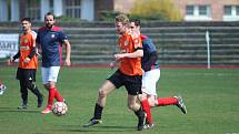 I. B třída: Unčín - Svádov (v oranžovém) 0:2