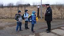 Policejní akce Zebra se za tebe nerozhlédne, v Žalanech u školy.