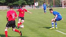 TJ Proboštov (v modrých dresech) - Junior Děčín 5:0