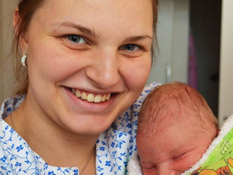 Mamince Barboře Soukupové z Teplic se 12. ledna v 0.19 hod. v teplické porodnici narodil syn Daniel Šolc. Měřil 49 cm a vážil 3,15 kg.