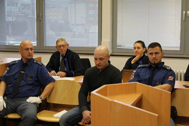 Litevci obžalovaní z přepadení teplického klenotnictví před soudem v Ústí n. L.