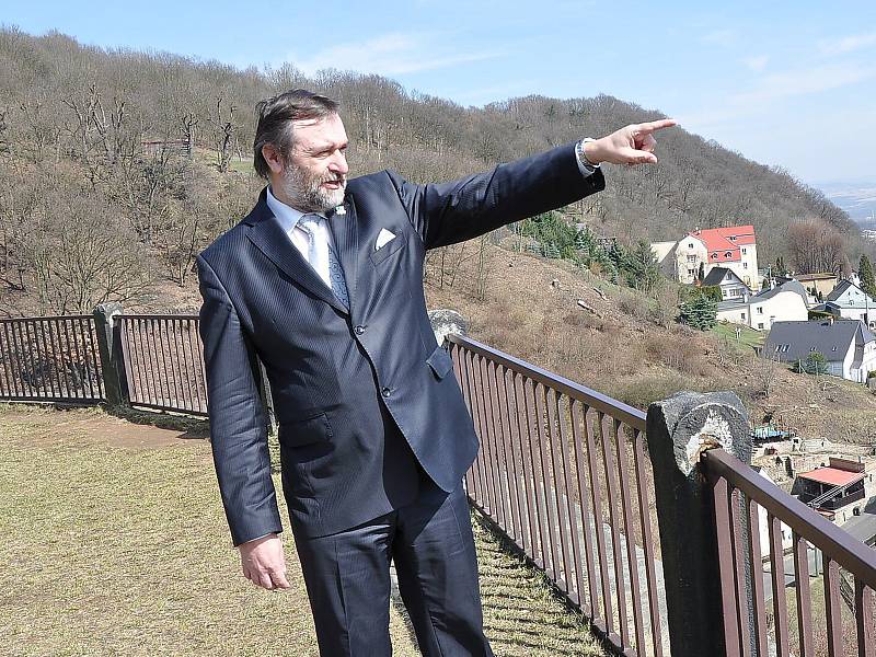 Zdeněk Bergman, kandidát na senátora za obvod Teplice, na hradě v Krupce.