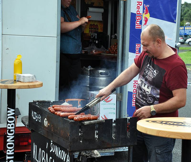 Česko-německá slavnost "Hraniční buk" na Cínovci.