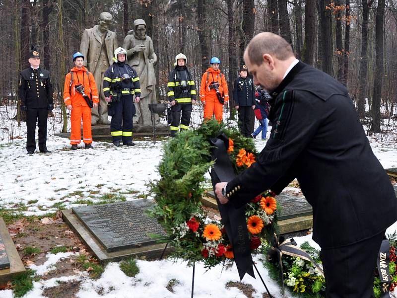 Pietní akt k uctění památka obětem katastrofy na dole Nelson III. v Oseku