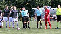 MOL Cup 2019 1. kolo - Fotbalisté Srbic (černobílí) podlehli v pohárovém utkání Královu Dvoru (červení) 1:2. Hrálo se na stadionu v Chlumci.