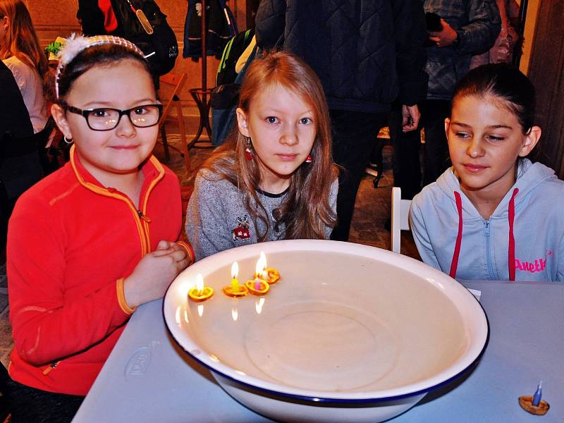 9. Vánoční trhy na Zámeckém náměstí pořádáné Lions Clubem Teplice