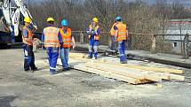 Začaly práce na rekonstrukci mostu na silnici I/8 nad ulicí Hřbitovní v Teplicích.