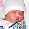 Filip Salač se narodil Michaele Salačové z Duchcova 18. prosince v teplické porodnici v 8,40 hodin. Měřil 51 cm, vážil, 3,60 kg.
