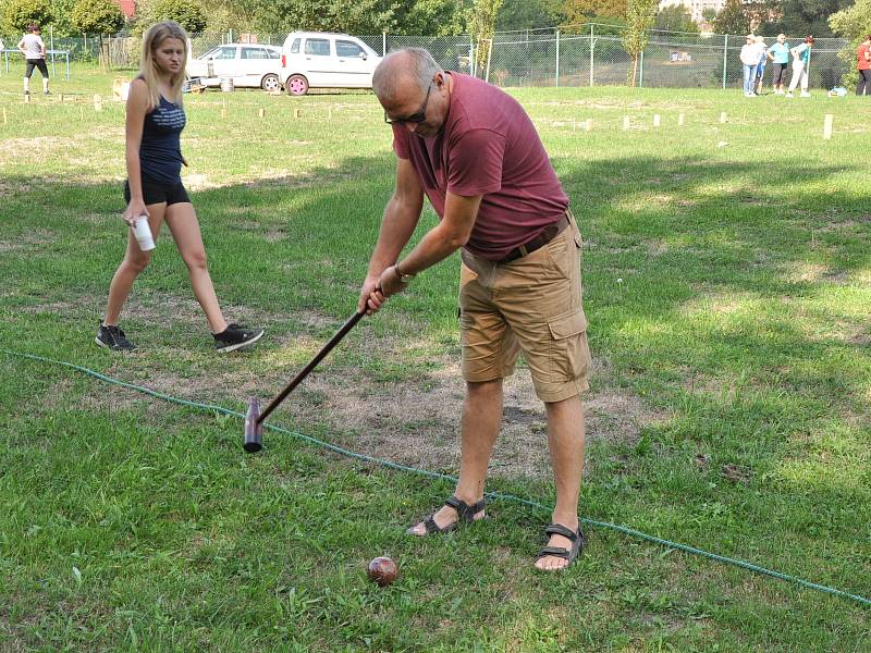 Na hřišti v Ohníči se konal Den netradičních sportů. Záštitu převzalo Regionální centrum Sportu pro všechny Teplice.