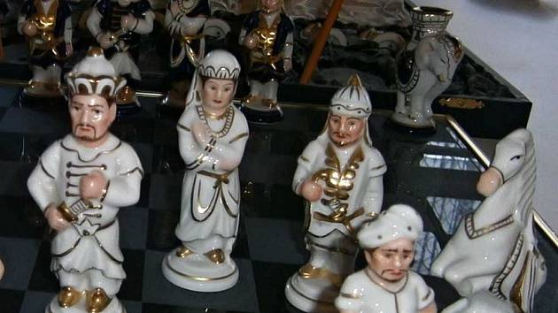 Figurální porcelán je doménou duchcovské manufaktury.