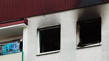 Požár v sedmém patře panelového domu na teplickém sídlišti Prosetice.