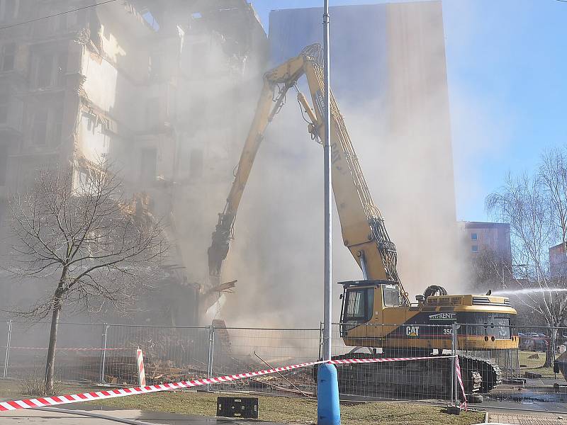 Demolice bývalého hotelu Imperiál začala.