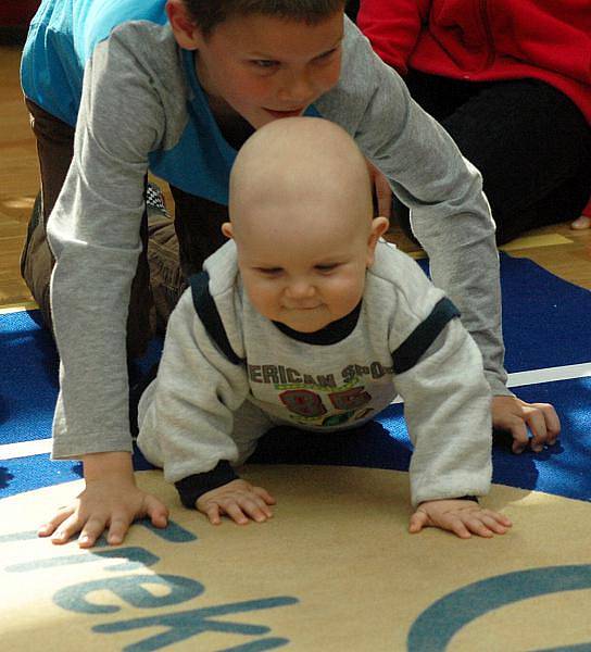 Celkem 98 malých lezounů se sešlo v Olympia centru na svém prvním závodě