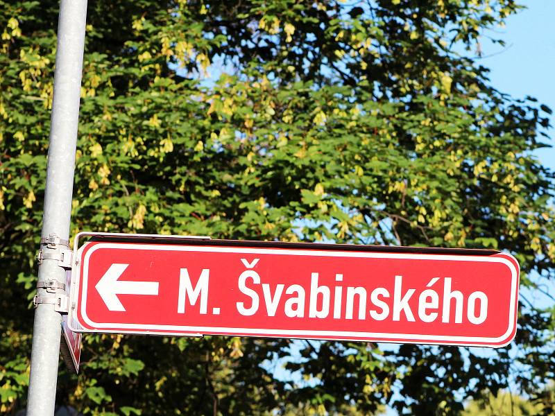 Bílinskou ulici Maxe Švabinského a okolí trápí řada potíží.