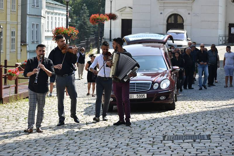 Poslední rozloučení a pohřeb Stanislava Tomáše v Teplicích