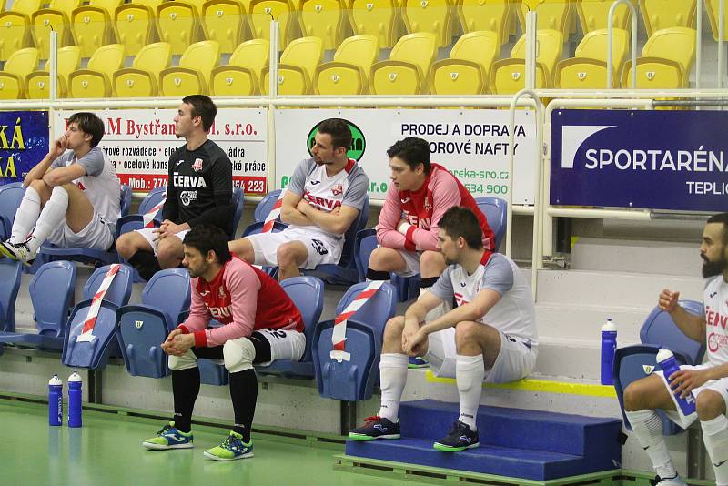 Teplice v šlágru kola porazily doma Chrudim (v červeném) 2:0.