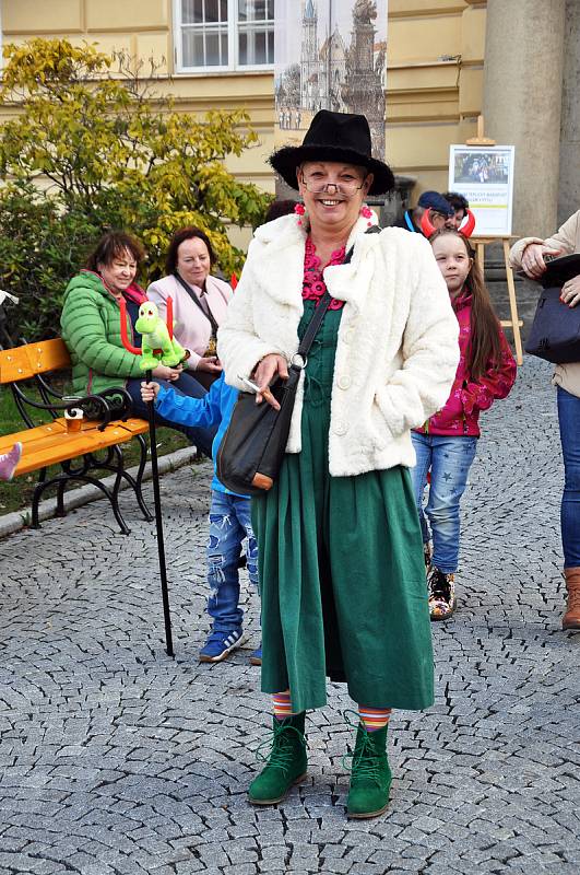 Na Zámeckém náměstí se o víkendu konal První teplický masopust spojený.