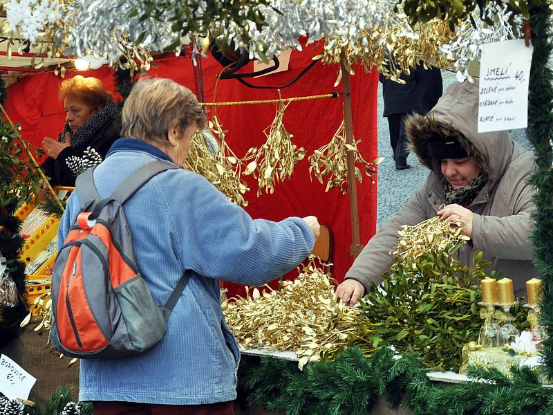 Vánoční trhy na Zámeckém náměstí.