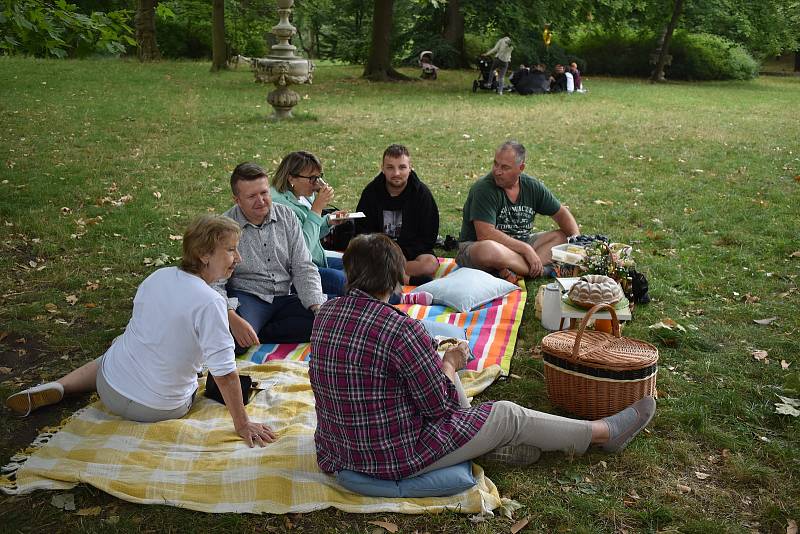 Piknik v teplické Zámecké zahradě.