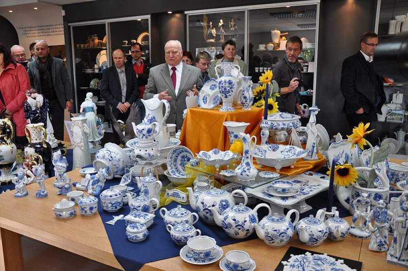 V Dubí byl slavnostně otevřen „Dům porcelánu s modrou krví“