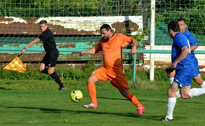 Braňany - Bílina B (v modrém) 4:2