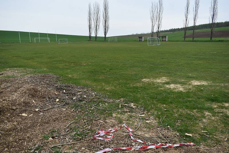 V Suché probíhá rekonstrukce kabin a okolí hřiště