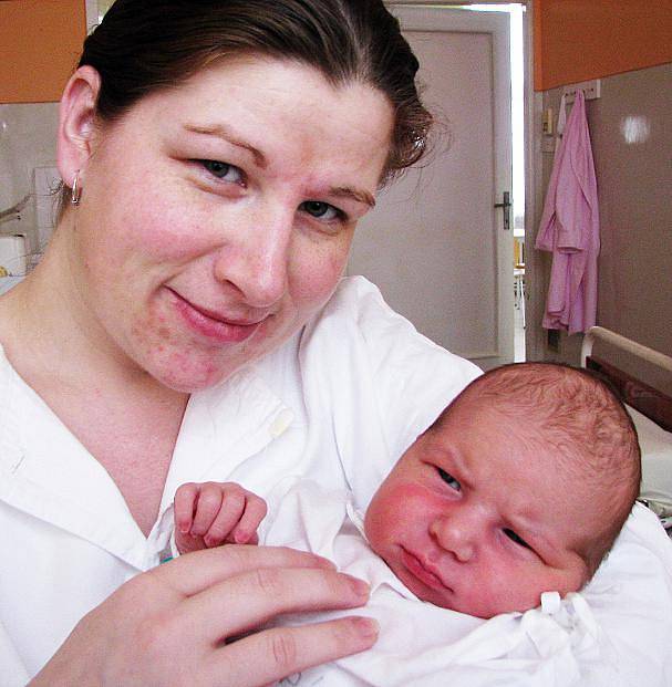 Mamince Pavlíně Landsingerové z Teplic se 14. ledna v 5.15 hod. v teplické porodnici narodila dcera Ema Marie  Landsingerová. Měřila 50 cm a vážila 3,95 kg.