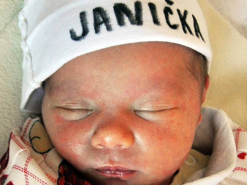 JANA JELÍNKOVÁ se narodila Jiřině Etker z Dubí 15. listopadu v 8.18 hod. v teplické porodnici. Měřila 48 cm a vážila 2,65 kg.