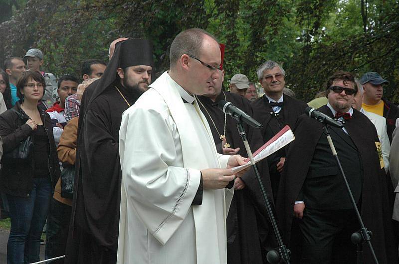 Oficiální start Lázeňské sezony s číslem 857 obstaralo tradičně svěcení pramenů a průvod. 