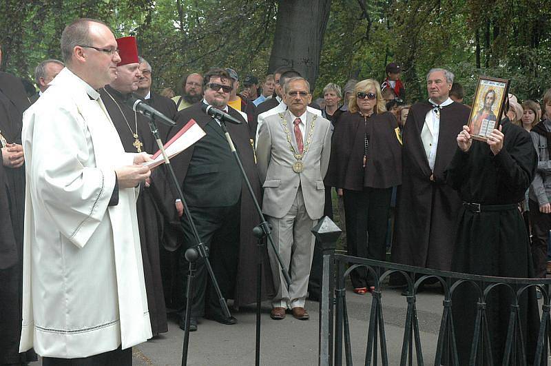 Oficiální start Lázeňské sezony s číslem 857 obstaralo tradičně svěcení pramenů a průvod. 