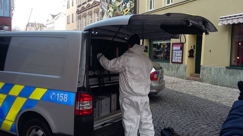 Přepadení zlatnictví v Krupské ulici a uzávěrka centra města.