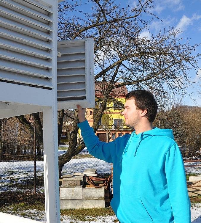 Amatérský meteorolog Jan Pícha ze Střelné v Košťanech sleduje vítr, srážky i rosný bod