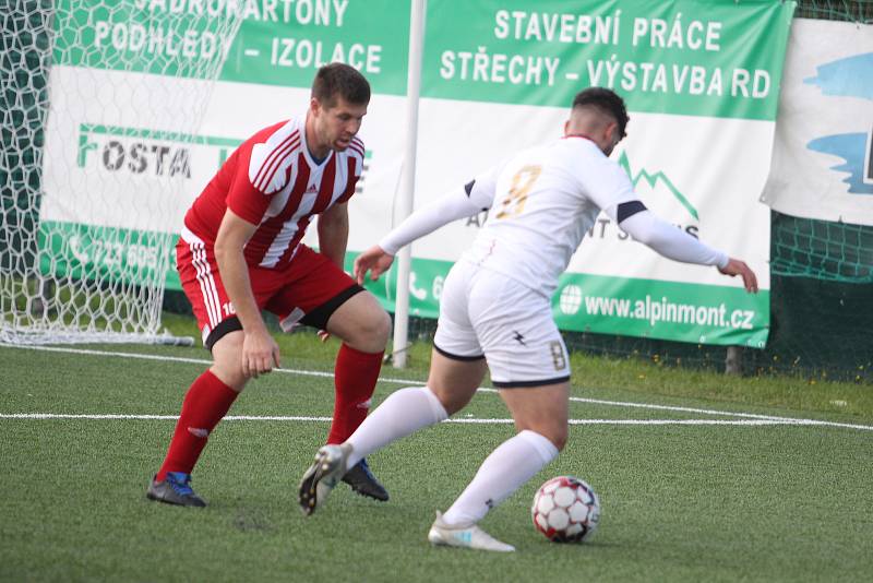 Debakl! Krupka dostala v Srbicích 11 branek, domácí tým (v pruhovaném) na hřišti dominoval.