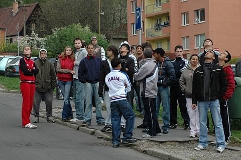 Akce Dělnické strany v Krupce, střety s místními občany, mítink a další aktivity.