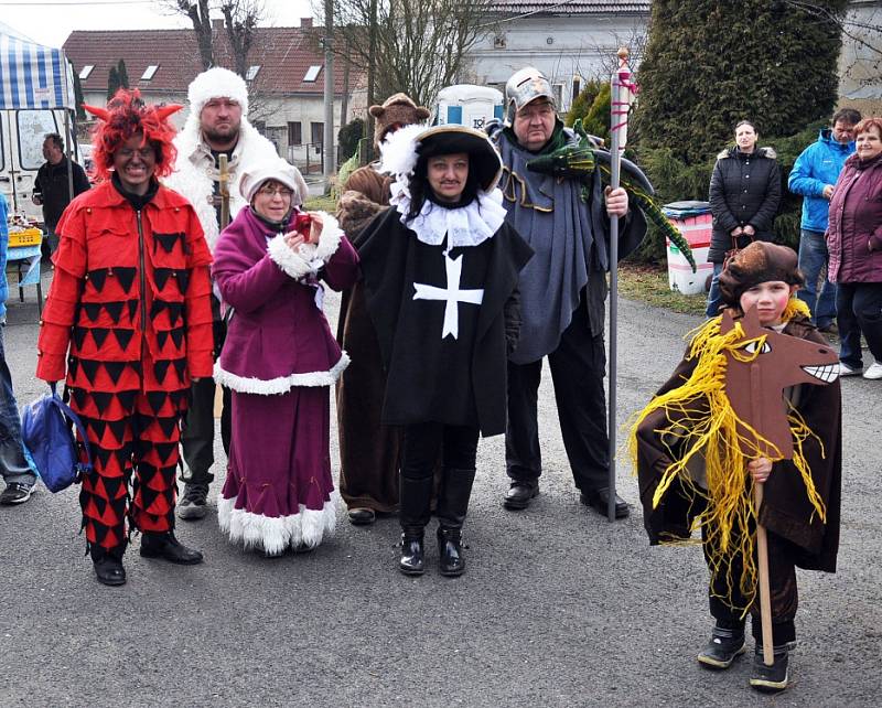 Masopustní veselici si užívali v sobotu v Červeném Újezdu 