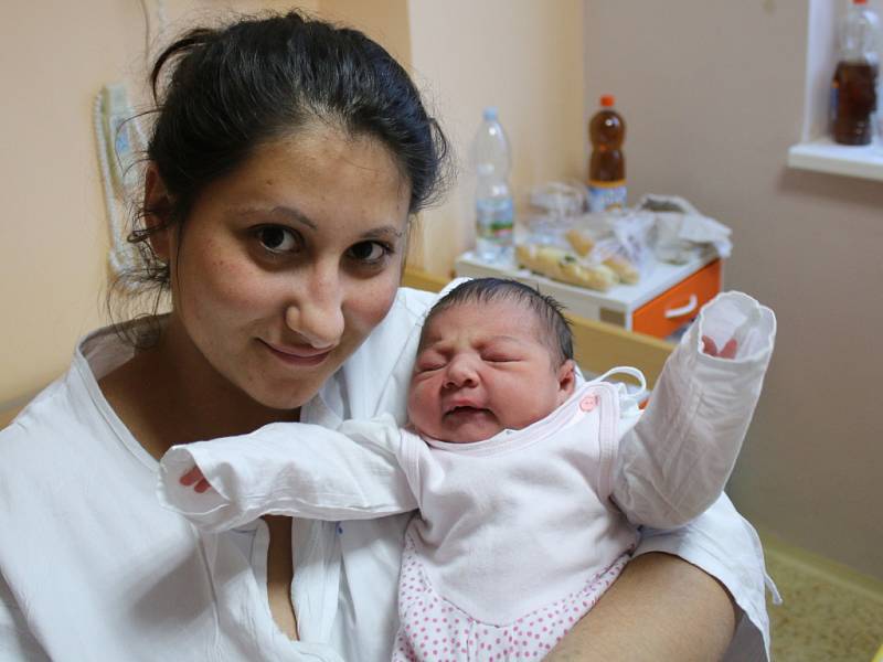 Samanta Andrea Muchová se narodila Anně Muchové z Bíliny 27. března v 16.52 hod. v ústecké porodnici. Měřila 48 cm a vážila 3,45 kg.