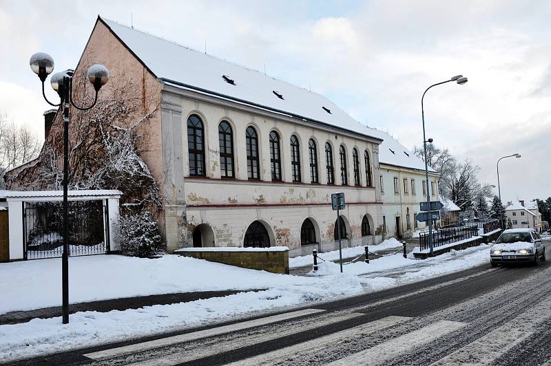 Sníh udělal radost hlavně dětem. Méně už chodcům, řidičům a silničářům