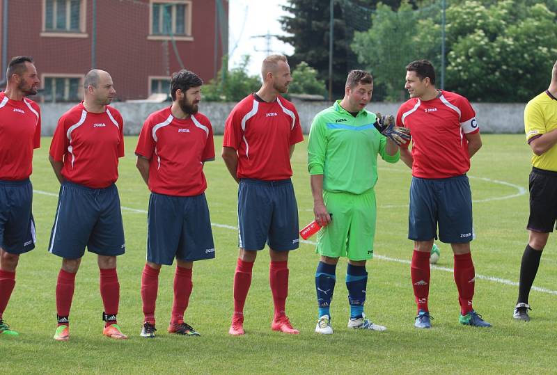 Hrob (v červeném) - Liběšice 4:0