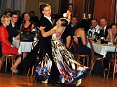 Tradiční lázeňský ples v Krušnohorském divadle zahájila Severočeská filharmonie, dále se představil Mini Band jejímž hostem byla zpěvačka Dasha