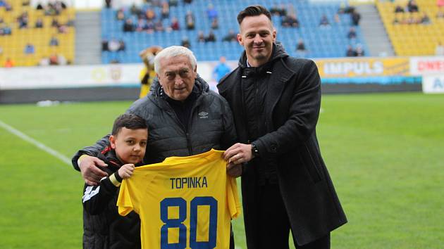 Josefu Topinkovi popřál na Stínadlech ředitel FK Teplice a šéf OFS Teplice Rudolf Řepka