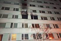 Požár v panelovém domě v Hlávkově ulici v Teplicích.