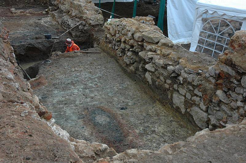 Od 3. ledna probíhá v prostoru budoucího obchodního centra archeologický průzkum, který provádí obecně prospěšná společnost ArcheoBohemia.