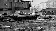 Autentické fotky ze sovětských kasáren v Krupce, kde 9. ledna 1991 explodoval tank a usmrtil 17 lidí.