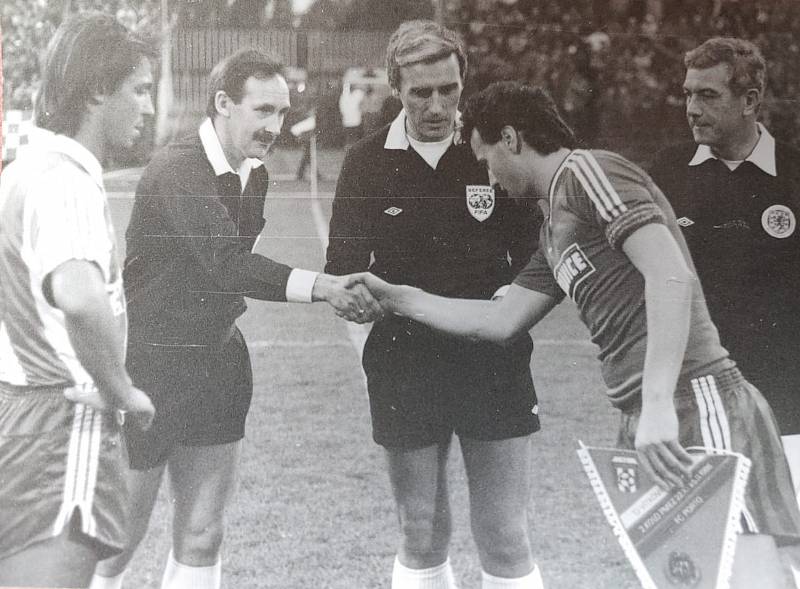 Fotbalista Jiří Šourek v dresu Vítkovic (vpravo)