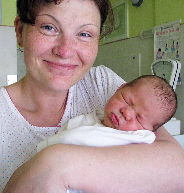 Mamince Janě Stěhulové z Teplic se 17. dubna v 16.50 hodin v teplické porodnici narodil syn Ondrášek Klimeš. Měřil 53 cm a vážil 3,95 kg.