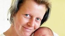 Mamince Aleně Triebové z Duchcova se 6. července v 7.30 hod. v ústecké porodnici narodil syn Lukáš Hrůnek. Měřil 50 cm a vážil 3,55 kg.