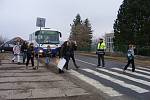 Policejní akce Zebra se za tebe nerozhlédne, v Žalanech u školy.