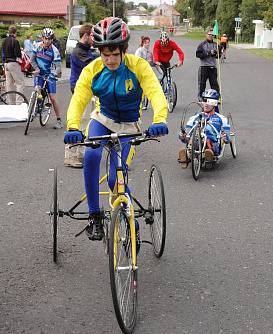 Spastic Handicap připravila cyklistické závody na silničním okruhu v okolí Jeníkova.