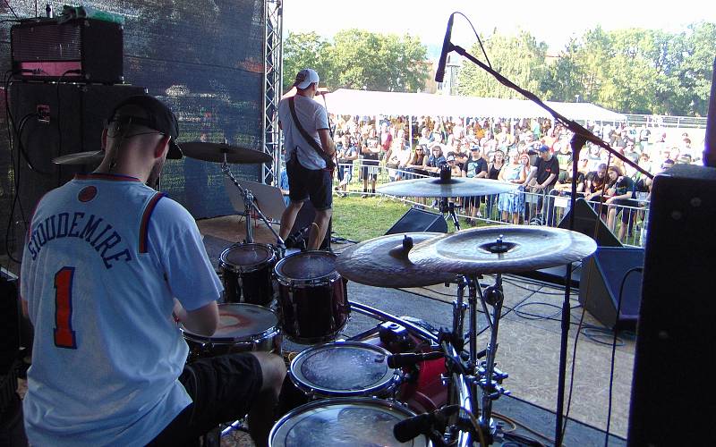 Premiérový ročník festivalu Rock u rybníka v Proboštově se vydařil.