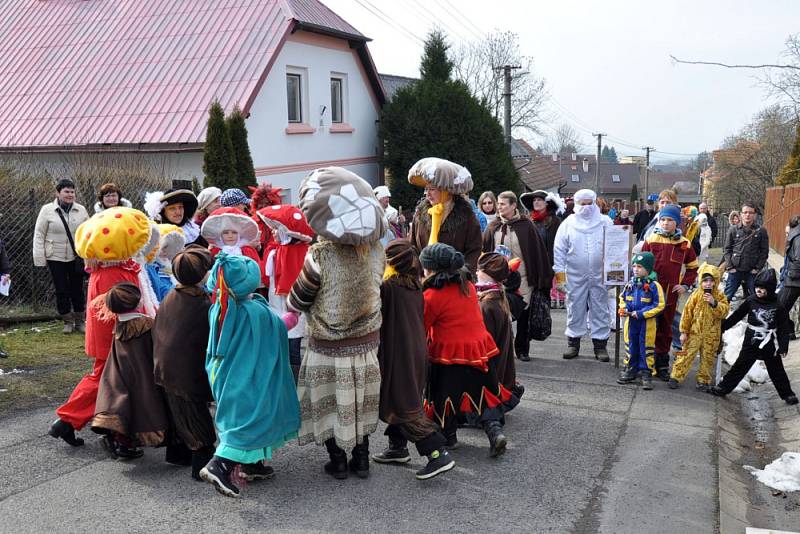 Masopustní veselici si užívali v sobotu v Červeném Újezdu 